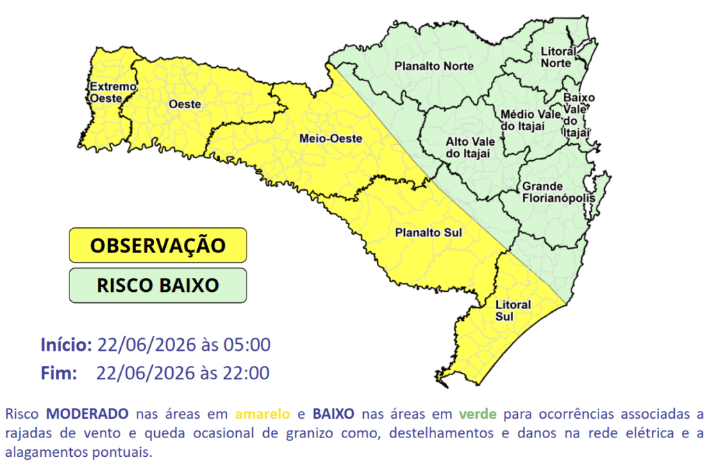 Ilustração editorial de mapa estilizado de Santa Catarina com destaque para o litoral sul e divisa com RS, com formas de nuvens e raios sobre Imbituba, em tons de navy, dourado e off-white.